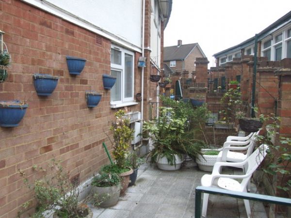 Michael Anthony Hemel Hempstead - Long Chaulden, Hemel Hempstead - Patio Area